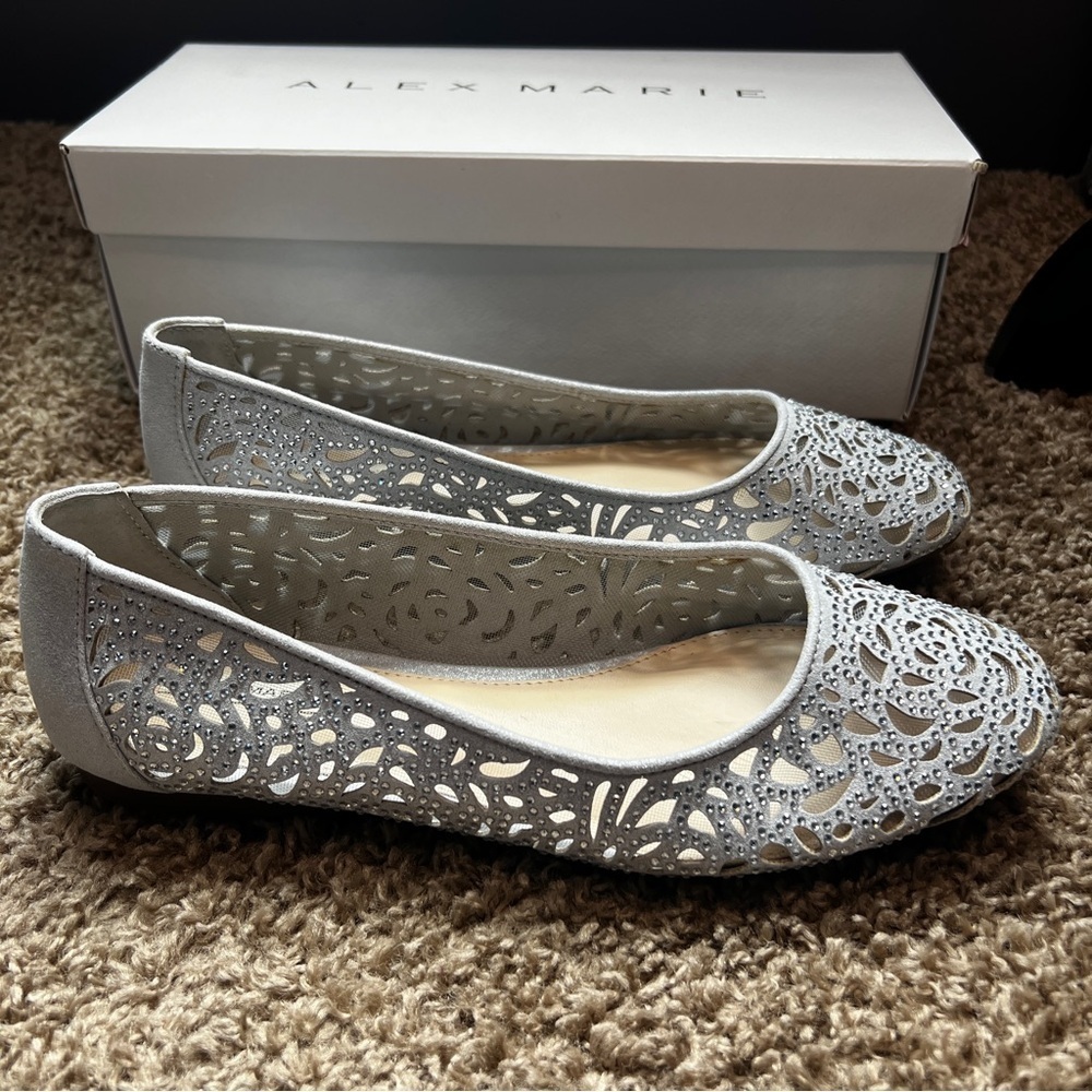 Alex Marie Altana Silver Metallic Rhinestone Flats 7.5 - Picture 2 of 8